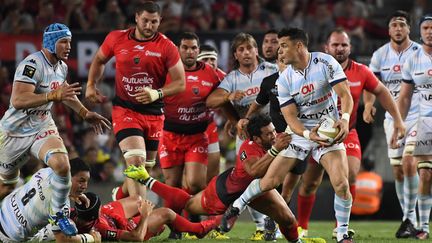 Dan Carter, lors de la finale du Top 14, le 24 juin 2016 (DAMIEN MEYER / AFP)