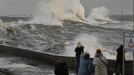 Tempête à Ploëmeur dans le Morbihan, le 2 décembre 2019. (MAXPPP)