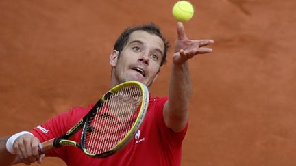 Gasquet au service (PATRICK KOVARIK / AFP)