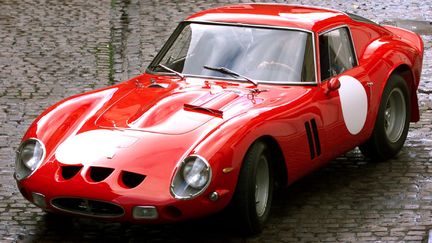 La voiture en question est une Ferrari 250 GTO vendue en 2014 pour 38 millions d'euros. (ADRIAN DENNIS / AFP)