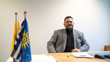 L'eurodéputé grec&nbsp;Ioannis Lagos, le 21 janvier 2021 à Bruxelles. (MARTIN BERTRAND / HANS LUCAS / AFP)