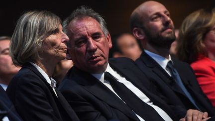 Marielle de Sarnez et&nbsp;Francois Bayrou, le 24 mai 2019, lors d'un meeting de campagne pour les élections européennes, à Paris. (CHRISTOPHE ARCHAMBAULT / AFP)