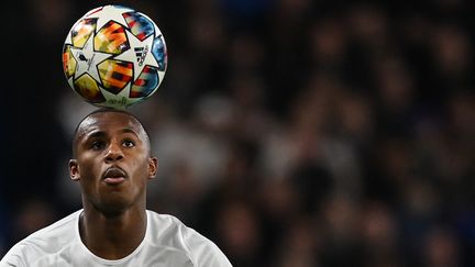 Tiago Djaló (Lille) pendant la rencontre face à Chelsea&nbsp;en huitième de finale de Ligue des champions, le 22 février 2022 à Londres. (AFP)