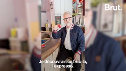 Alors qu’il n’était encore qu’un jeune adulte, Darren Tulett arrive en France et découvre la capitale parisienne. Entre ses premiers repas et ses virées dans le métro, le journaliste d’origine britannique se souvient ses premiers jours outre-Manche.