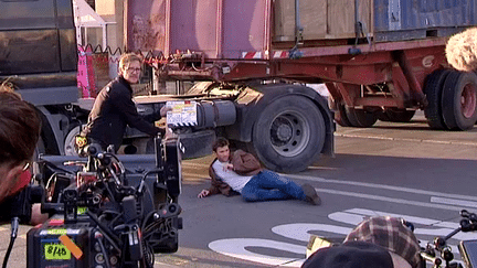 Scott Eastwood en plein tournage de "Overdrive" à Marseille
 (France3/Culturebox)