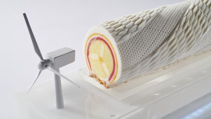 Le dessert glacé du Japon lors de la coupe du monde de pâtisserie le 21 janvier 2023. (JULIEN BOUVIER / SIRHA)