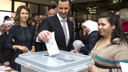 VIDEO. Syrie : le président Bachar al-Assad et sa femme votent aux législatives dénoncées par l'opposition