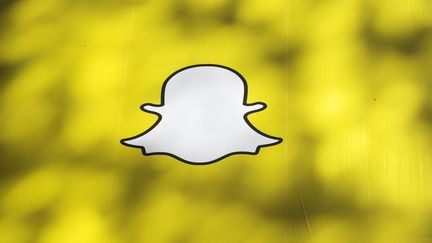 Très prisé des adolescents et des jeunes adultes, Snapchat n'est que très peu utilisé par les plus de 35 ans. (LUCAS JACKSON / REUTERS)