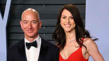 Jeff et MacKenzie Bezos, le 9 janvier 2019, à Los Angeles.&nbsp; (FPA / FULL PICTURE AGENCY / AFP)