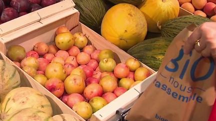 Consommation : les ventes de produits bio, victimes de l'inflation, en baisse