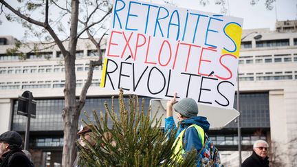 Rassemblements de retraités devant le ministère&nbsp;de l'Economie, à Paris, le 18 décembre 2018 (illustration) (THOMAS PADILLA / MAXPPP)