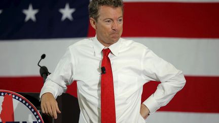 Comme Jeb Bush, le sénateur du Kentucky Rand Paul est lui aussi un «fils de». A 52 ans, il marche dans les pas de son père, Ron, dont il incarne la même philosophie libertarienne. Laquelle prône la liberté individuelle et un gouvernement fédéral aux pouvoirs très largement limités. En guerre contre toute surveillance des citoyens par les agences fédérales, il s'est mis à dos une partie de la droite américaine en bloquant au Sénat l'examen d'un texte censé remplacer, par un programme plus ciblé, les pratiques de collecte des métadonnées par la National Security Agency (NSA). (REUTERS/Brian Snyder)