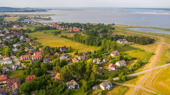 Hiddensee est une île allemande, en Mer baltique, où sont parlés des dialectes différents selon les villages. (PICTURE ALLIANCE / GETTY IMAGES)