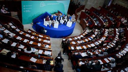 La Convention citoyenne pour le climat, lors de l'audition de Nicolas Hulot, le 18 novembre 2019 à Paris. (MAXPPP)