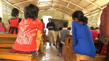 Bangladesh : des écoles flottantes pour s'adapter à la montée des eaux