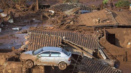 &nbsp; (Le village de Bento ravagé par la coulée de boue, le 6 novembre 2015©SIPA I Felipe Dana)