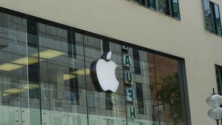 Apple conserve sa première place parmi les 100 plus grandes entreprises du monde. (ALEXANDER POHL / NURPHOTO / AFP)