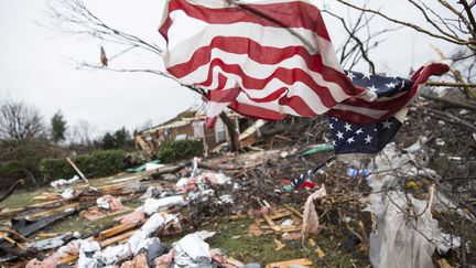 Fait inhabituel pour la saison, neuf tornades ont fait, samedi 26 décembre, 11 morts dans la région de Dallas, au Texas, une région qui certes connaît les tornades, mais où celles-ci n'arrivent d'ordinaire qu'au printemps. (LAURA BUCKMAN / AFP)