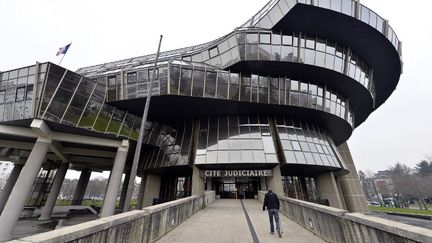 L'entrée du tribunal de grande instance, à la Cité judiciaire de Rennes. (GEORGES GOBET / AFP)