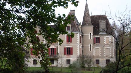 Le chateau de la famille de V&eacute;drines, &agrave; Monflanquin (Lot-et-Garonne), dont onze membres ont v&eacute;cu reclus, victimes d'un gourou, de 2001 &agrave; 2008. (JEAN LOUIS AMELLA / MAXPPP)