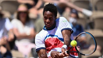 Gaël Monfils s'est imposé lors du premier tour de Roland-Garros, face à Albert Ramos-Vinolas, mardi 1er juin 2021. (ANNE-CHRISTINE POUJOULAT / AFP)