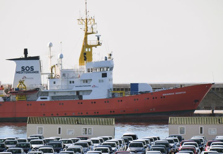 Le navire "Aquarius" à Marseille (Bouches-du-Rhône), le 7&nbsp;décembre&nbsp;2018. (BORIS HORVAT / AFP)