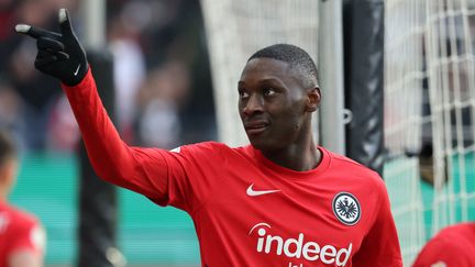 L'attaquant international Randal Kolo Muani, le 4 avril 2023 sous les couleurs de l'Eintracht Francfort. (DANIEL ROLAND / AFP)