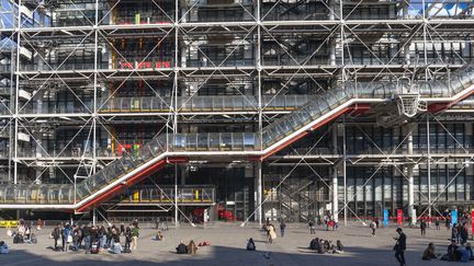 Le Centre Pompidou, à Paris (avril 2019). Sa célèbre "chenille" qui permet d'accèder aux étages va être rénovée. (BARRERE JEAN-MARC / HEMIS.FR / HEMIS.FR / AFP)