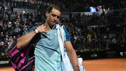 Rafael Nadal lors de son élimination face à Denis Shapovalov à Rome le 12 mai 2022. (ANDREAS SOLARO / AFP)