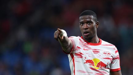 Le défenseur français Nordi Mukiele lors d'une rencontre entre son club, le RB Leipzig, et Hoffenheim, le 10 avril 2022. (RONNY HARTMANN / AFP)