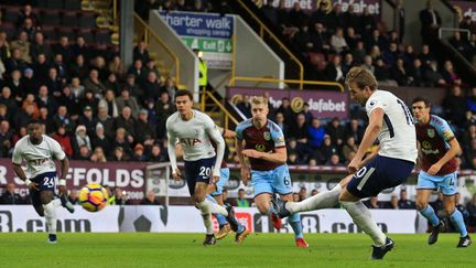 L'attaquant de Tottenham, Harry Kane, lors du match face à Burnley le 23 décembre 2017. (LINDSEY PARNABY / AFP)