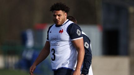 Le joueur de rugby Mohamed Haouas, lors d'un entraînement le 21 février 2023 à Marcoussis (France). (ANNE-CHRISTINE POUJOULAT / AFP)