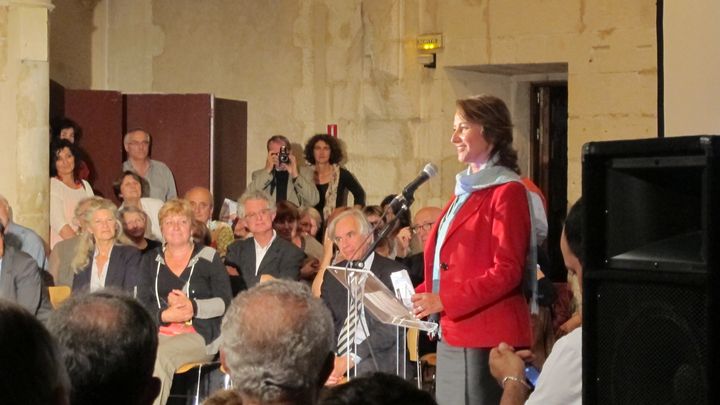 S&eacute;gol&egrave;ne Royal et ses soutiens de "la gauche unie" en meeting salle de l'Oratoire &agrave; La Rochelle, le 13 juin 2012.&nbsp; (SALOME LEGRAND / FVTI)