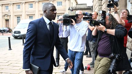 Benjamin Mendy arrive à la cour de Chester pour une audience lors de son procès, le 15 août 2022. (PAUL ELLIS / AFP)