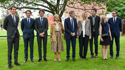 Bernard Arnault, sa femme et ses enfants, en juillet 2021. (DENIS CHARLET / AFP)