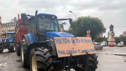 Un appel national à manifester devant les Préfectures de nombreuses régions a été lancé par la FNSEA et les Jeunes Agriculteurs (JA) pour demain mardi 22 octobre. (WILLIAM GAY COSTA / RADIO FRANCE)