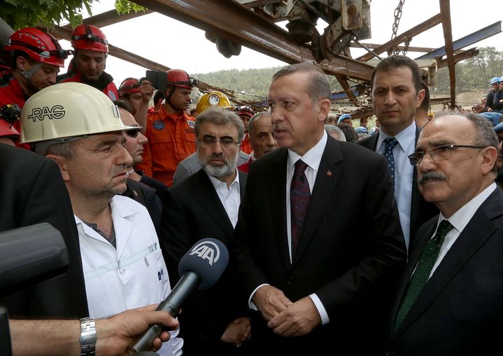 Le Premier ministre turc, Recep Tayyip Erdogan, sur le site de Soma, en Turquie, le 14 mai 2014. (CEM OKSUZ / ANADOLU AGENCY / AFP)