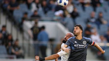 David Villa du New York City FC (à d.), le 13 mai 2018 à Los Angeles, Californie. (KATHARINE LOTZE / GETTY IMAGES NORTH AMERICA)