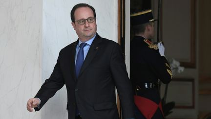 Le président François Hollande au palais de l'Elysée à Paris le 22 mars 2017. (STEPHANE DE SAKUTIN / AFP)