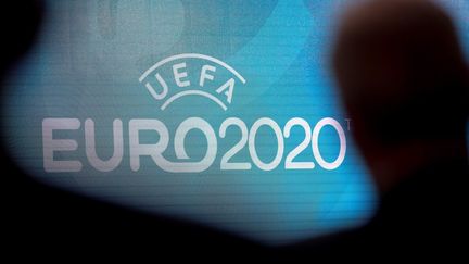 Eurozapping: l’Euro-2020 reporté et le Royaume-Uni bientôt confiné à cause du coronavirus