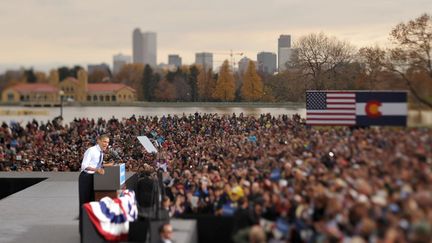 J-13 #TEAMOBAMA Le pr&eacute;sident americain Barack Obama s'exprime lors d'un meeting de campagne dans un parc de&nbsp;Denver (Colorado), le 24 octobre 2012. (MANDEL NGAN / AFP)