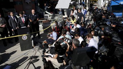 David Bowdich, le directeur adjoint du bureau du FBI à Los Angeles (Etats-Unis), donne un conférence de presse le 7 décembre 2015 sur l'enquête sur la tuerie de San Bernardino. (? PATRICK FALLON / REUTERS / X03007)