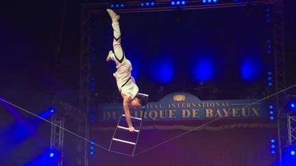 Le festival du cirque de Bayeux a fait le plein de spectateurs pour son 20e anniversaire. (France Télévisions / J. Guillaud)