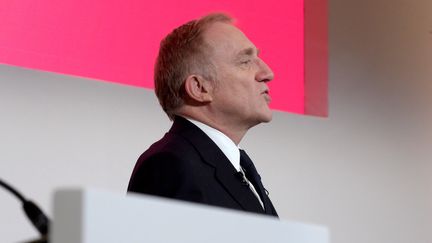 François-Henri Pinault, le patron de Kering lors de la présentation des résultats financiers 2018 de son groupe de luxe, le 12 février 2019 à Paris. (ERIC PIERMONT / AFP)