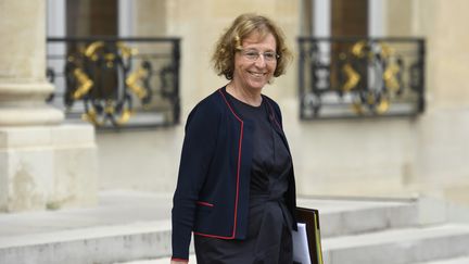 La ministre du Travail, Muriel Pénicaud, sort de l'Elysée, à Paris, le 9 août 2017.&nbsp; (BERTRAND GUAY / AFP)