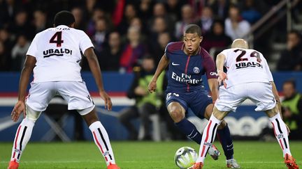 Kylian Mbappé avec le PSG face à Nice (MARTIN BUREAU / AFP)