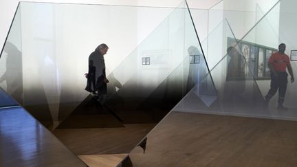 Au musée d'art contemporain de Lyon, des visiteurs découvrent l'expo "Los Angeles une fiction" (8 mars 2017)
 (Jean-Philippe Ksiazek / AFP)