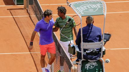 Roger Federer a gagn&eacute; contre Ga&euml;l&nbsp;Monfils &agrave; Roland-Garros &agrave; Paris, le 1er Juin 2015 (STEPHANE ALLAMAN / AFP)