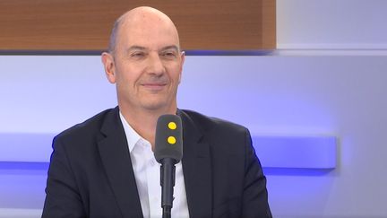 Roland Lescure, député LREM et co-rapporteur de la mission "impact gilets jaunes" à l'Assemblée nationale. (CAPTURE ECRAN / FRANCEINFO)