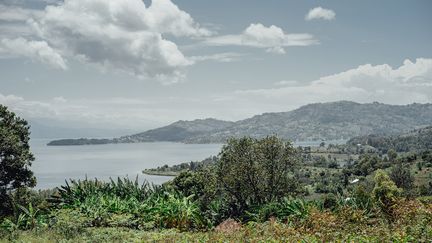 Deuxième plus grande île lacustre d'Afrique (310 km², environ 200 000 habitants), Idjwi se trouve au carrefour des parcs nationaux de Kahuzi-Biega et des Virunga, du volcan Nyaragongo au-dessus de Goma, et du site touristique de Kibuye au Rwanda. (LUKE DENNISON/AFP)